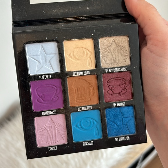 Mini Controversy Eyeshadow Pallet by Shane Dawson - Picture 3 of 4